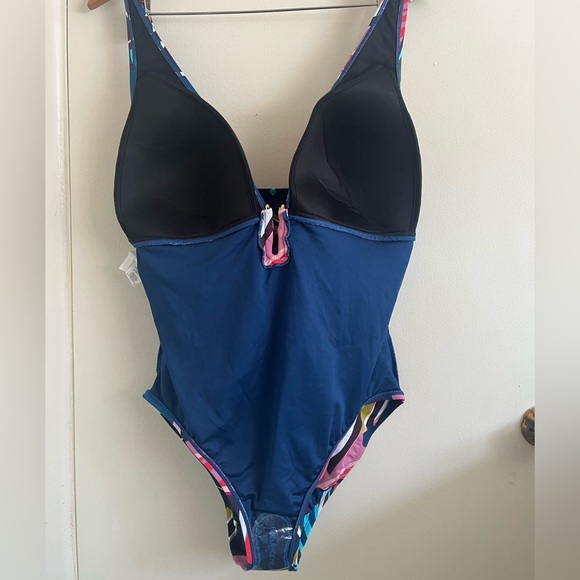 NWOT Women's Molded-Cup One-Piece Printed Plunge V-Neck Swimsuit size 14 - Picture 9 of 12